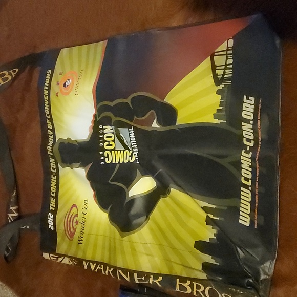 Lot of 2 Comic-con Swag Bags 2012 & 2016 - Picture 3 of 5